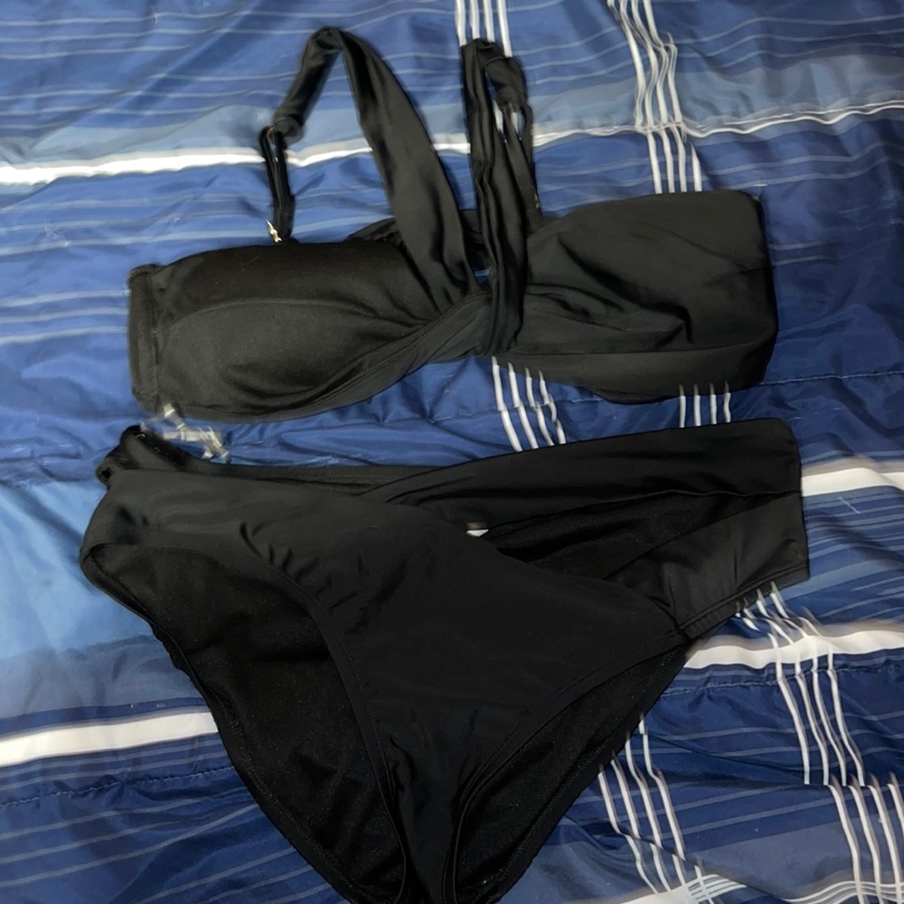 Top and bottom to bathing suit